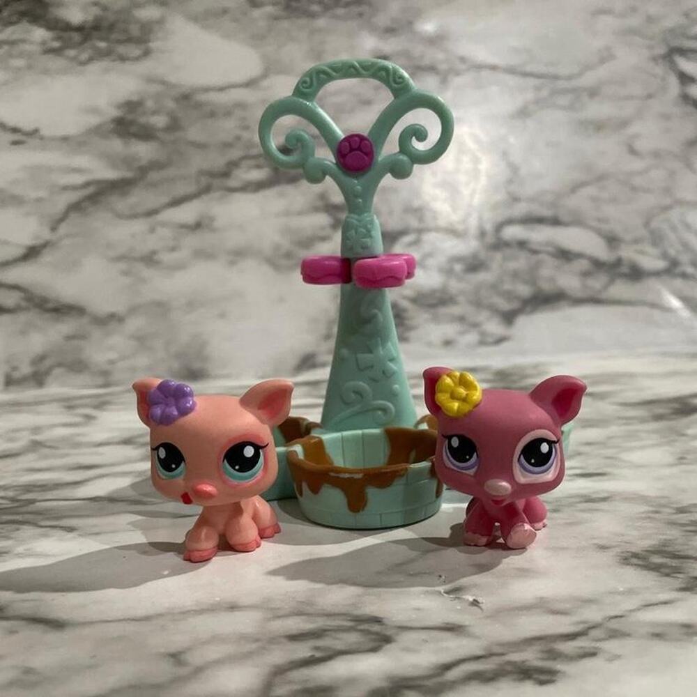 Littlest pet shop baby pig
